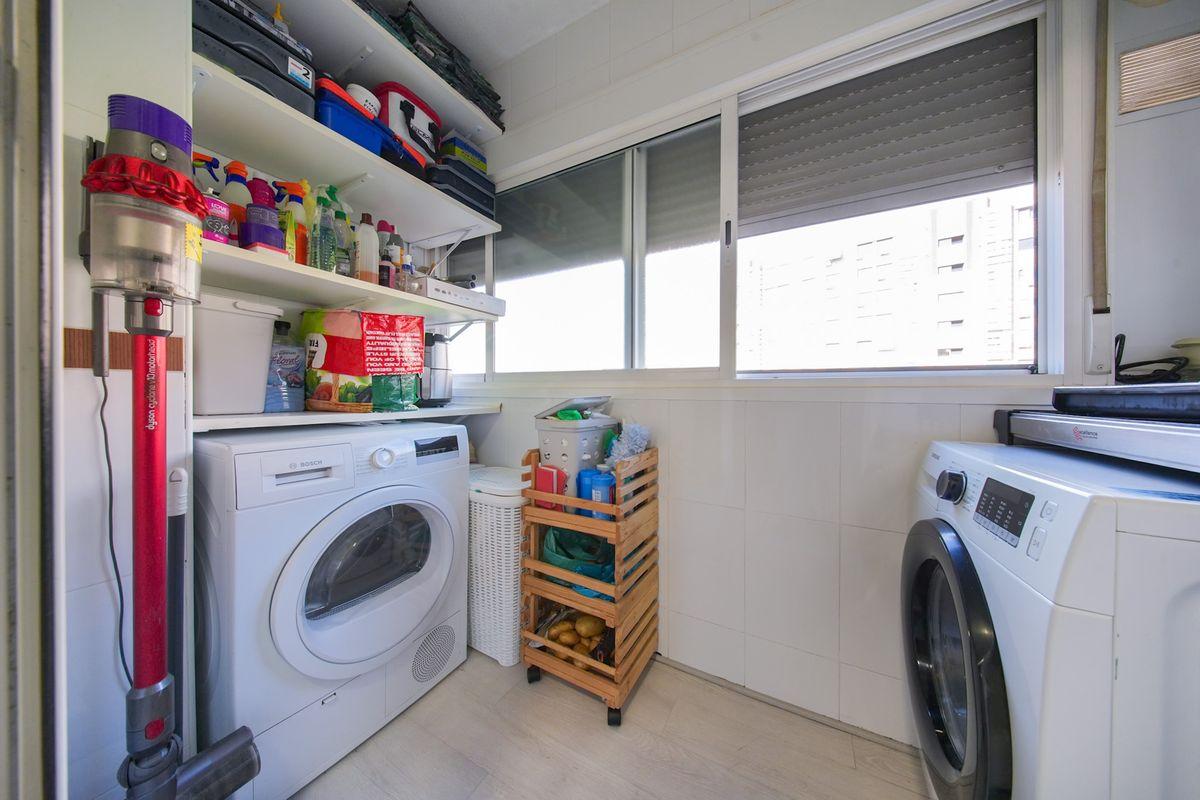 Piso en Venta en Calle del Planeta Urano - 12