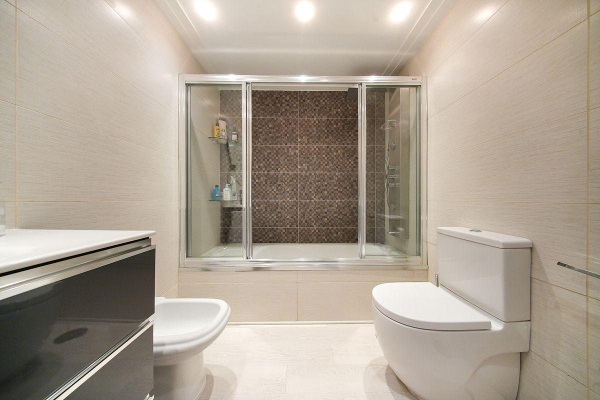 Piso en Venta en Calle del Planeta Urano - 38