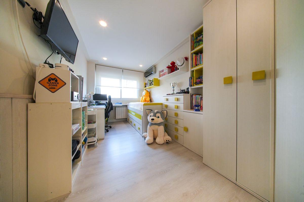 Piso en Venta en Calle del Planeta Urano - 39