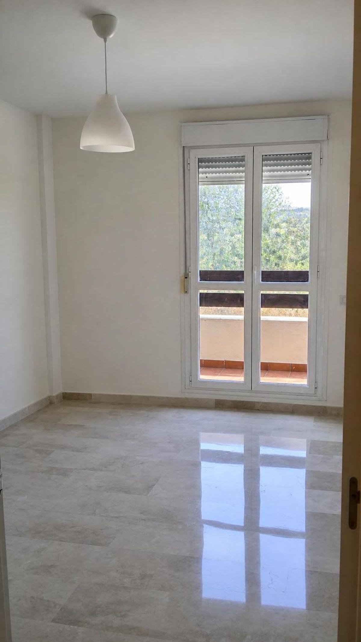 Piso en Venta en Urbanizacion Colinas de la Duquesa Fase I - 2