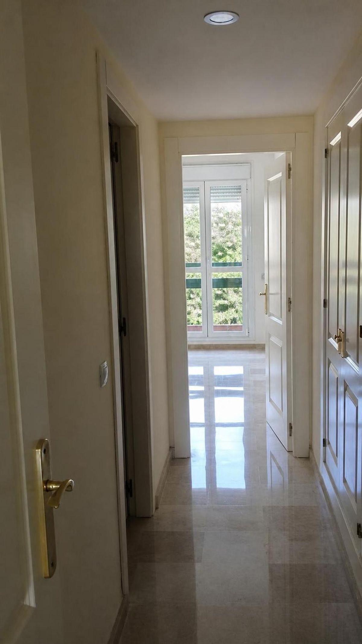 Piso en Venta en Urbanizacion Colinas de la Duquesa Fase I - 3