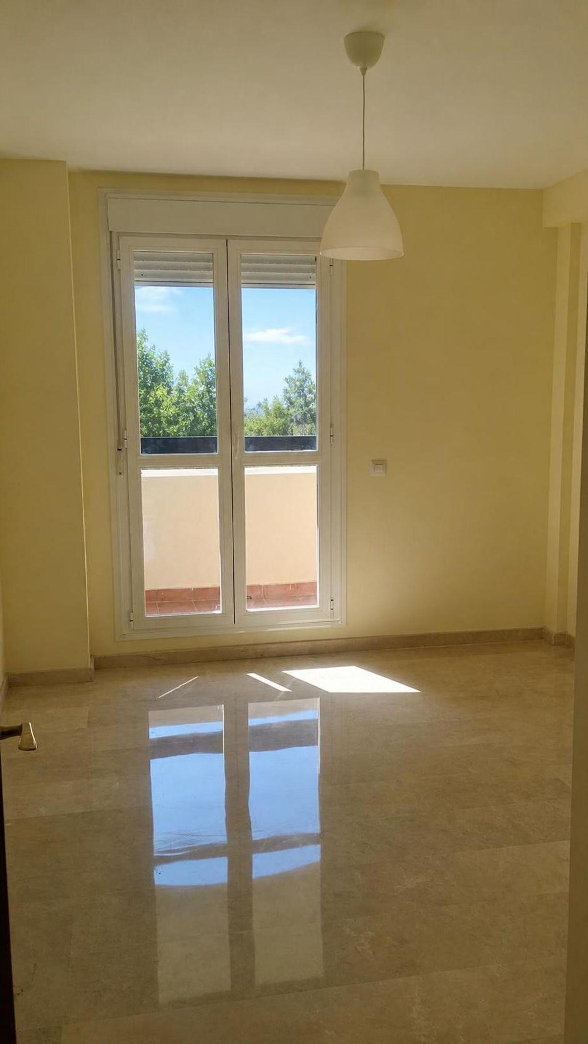 Piso en Venta en Urbanizacion Colinas de la Duquesa Fase I - 4
