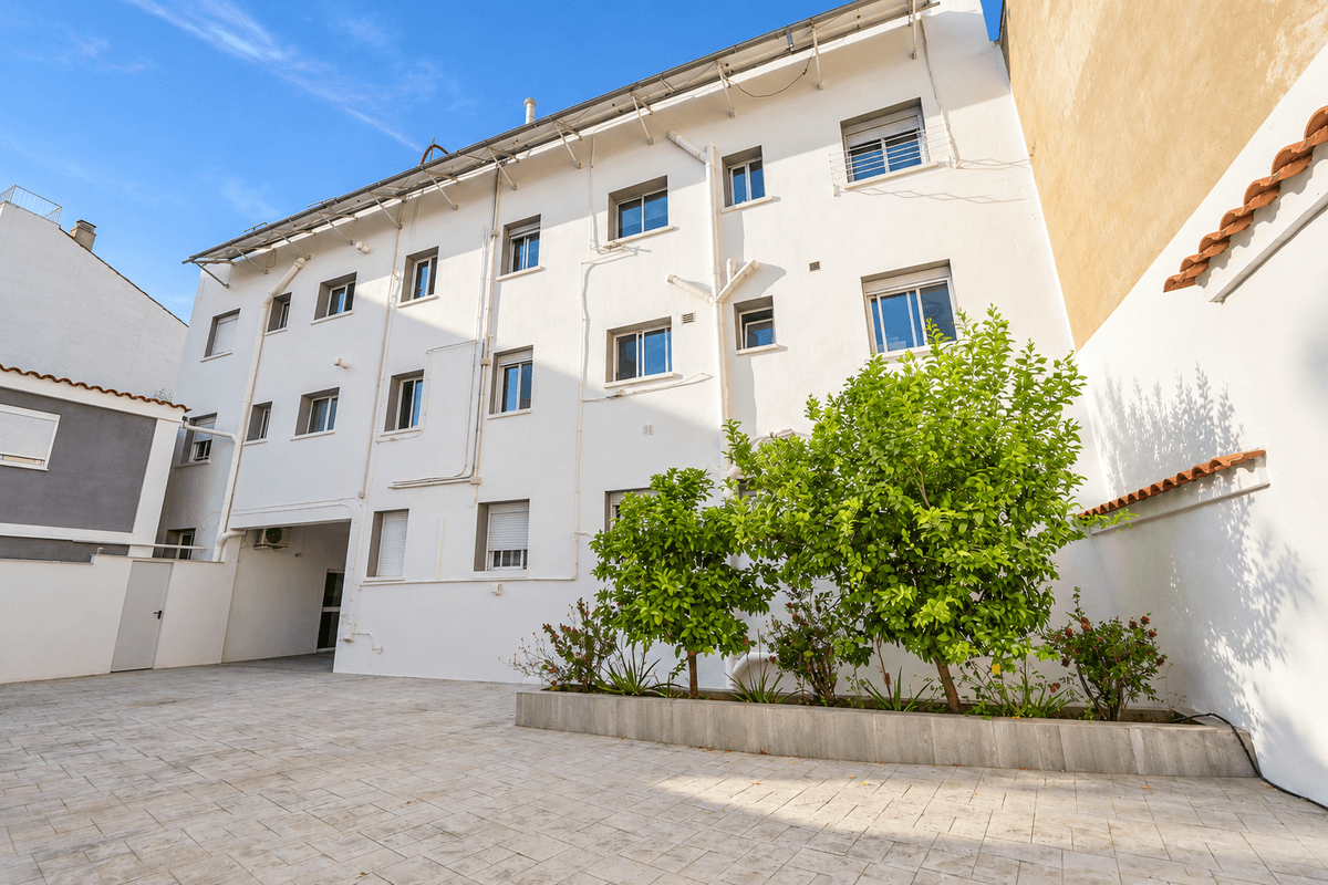 Edificio Residencial en Venta en Carrer Diputació - 35
