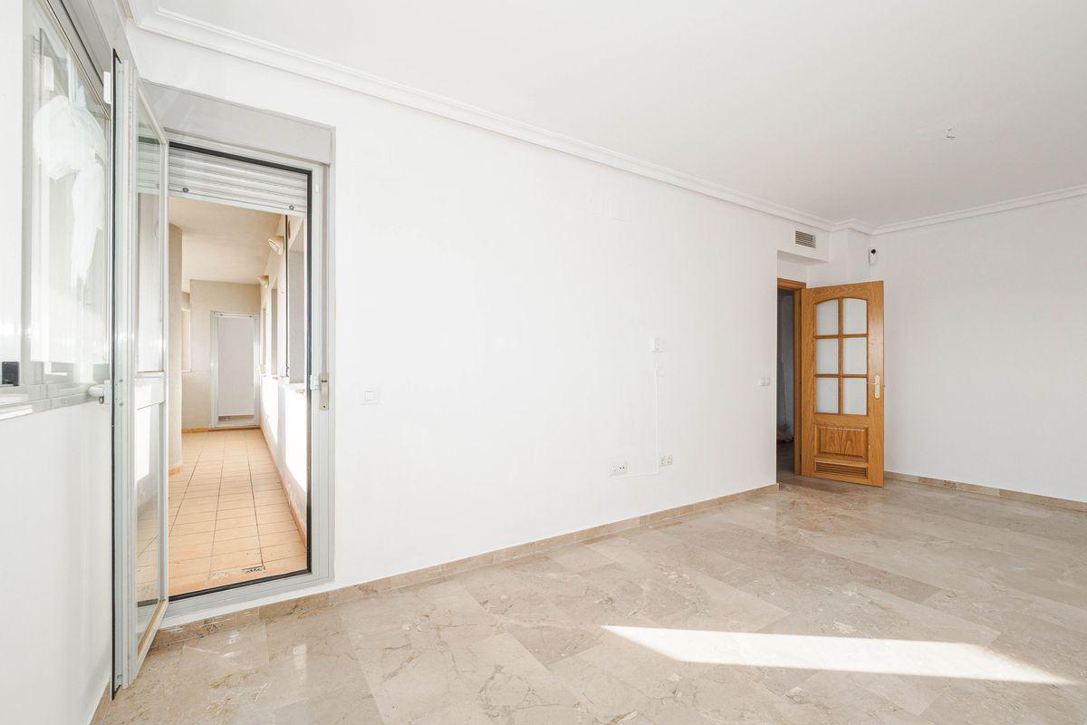 Piso en Venta en Calle Ares - 3