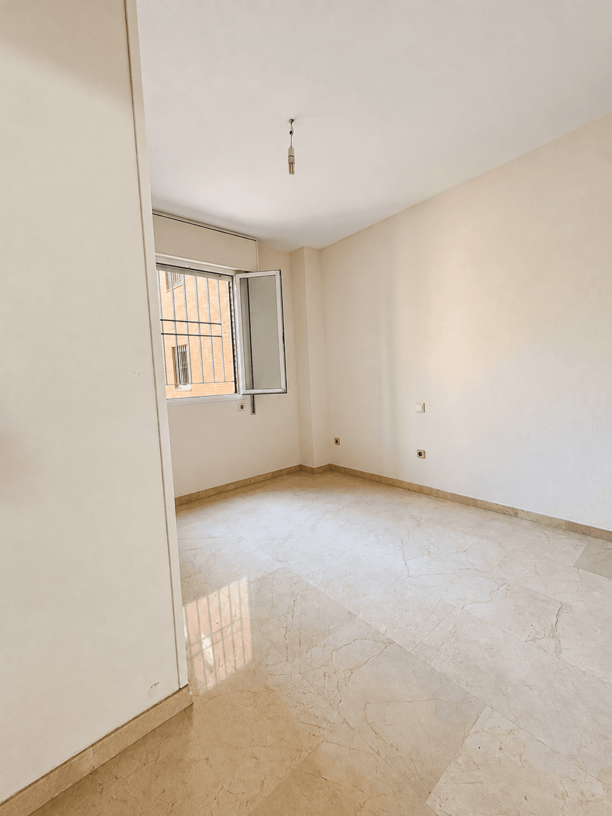 Casa en Alquiler en Calle Alejo Fernández - 13