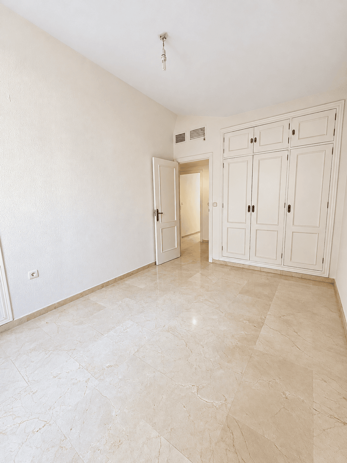 Casa en Alquiler en Calle Alejo Fernández - 11