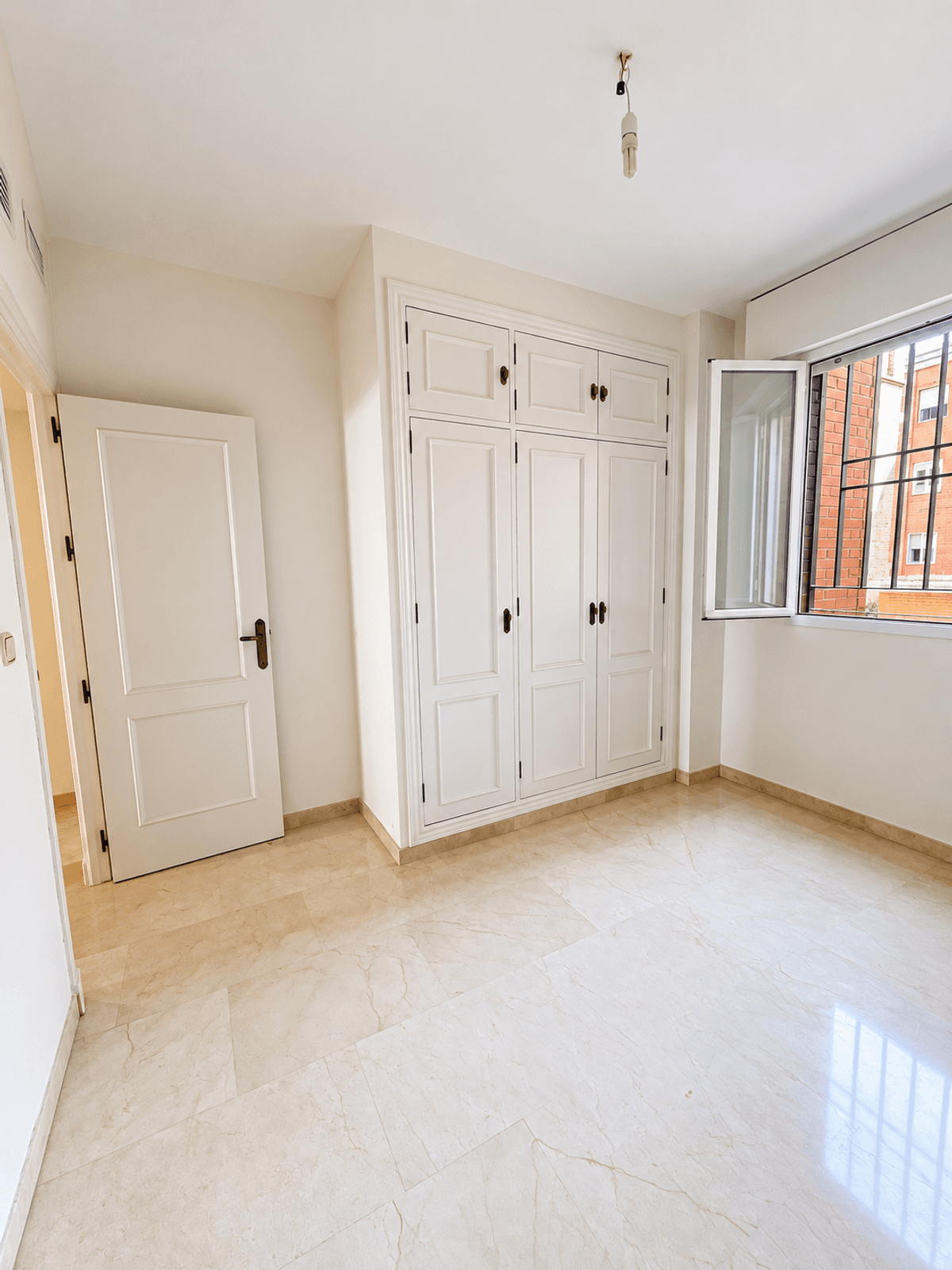 Casa en Alquiler en Calle Alejo Fernández - 12