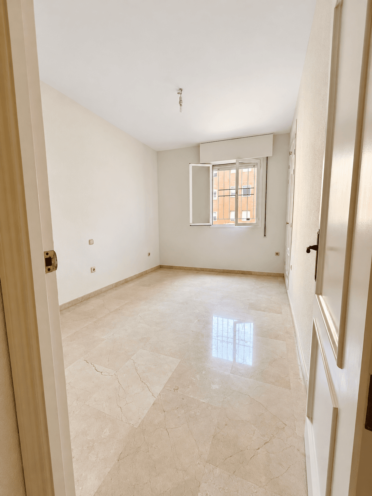 Casa en Alquiler en Calle Alejo Fernández - 17