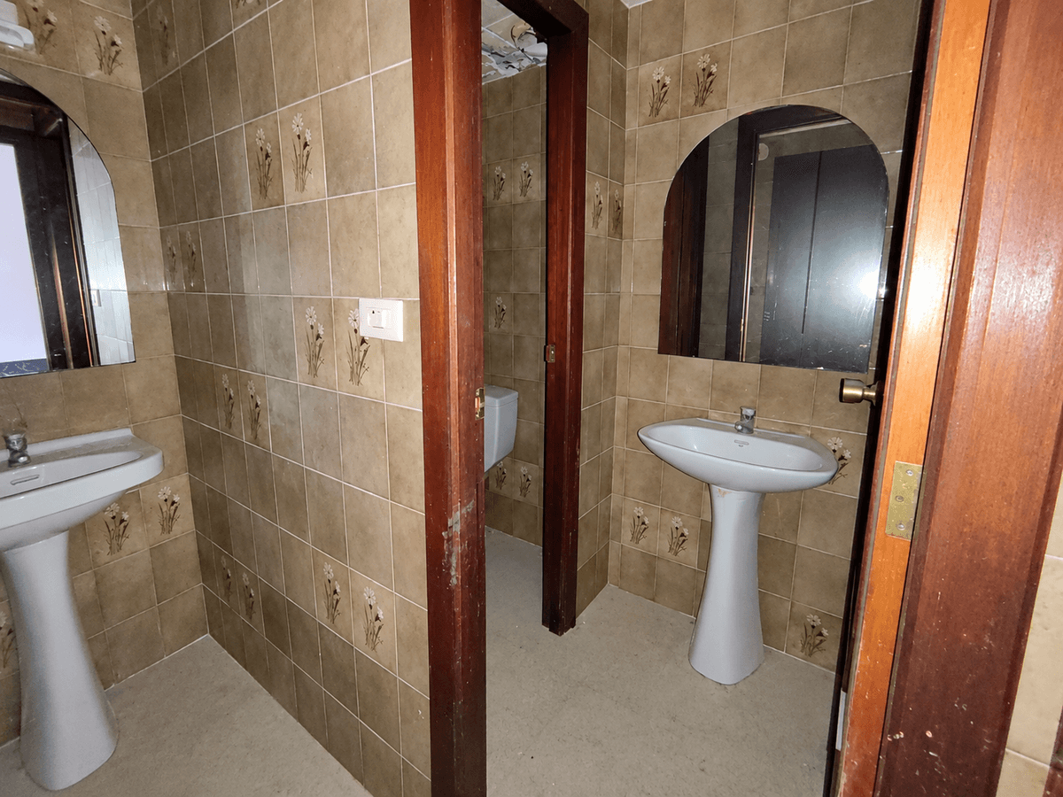 Local en Venta en Carrer Josep Burguera - 13