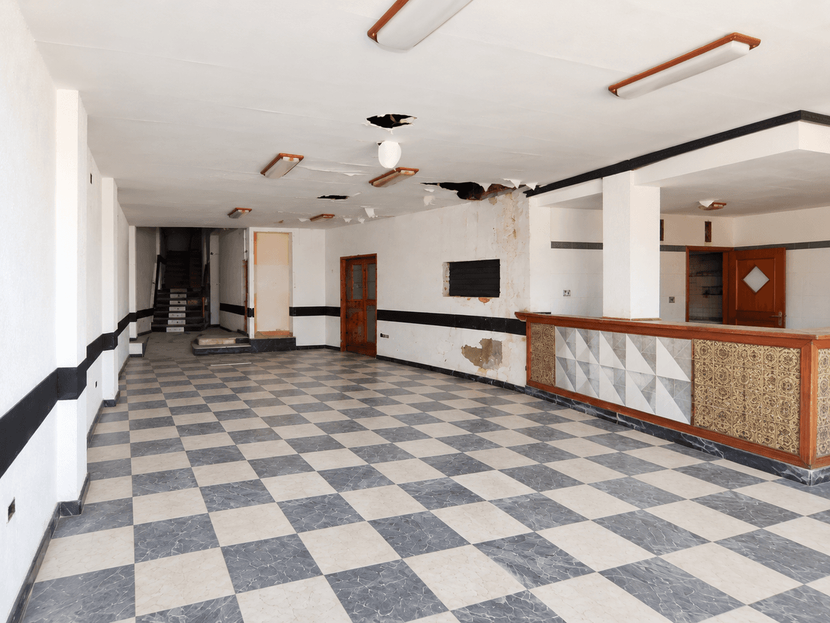 Local en Venta en Carrer Josep Burguera - 4