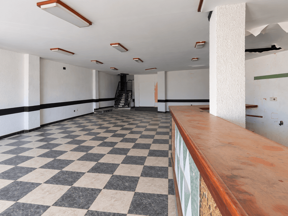 Local en Venta en Carrer Josep Burguera - 3