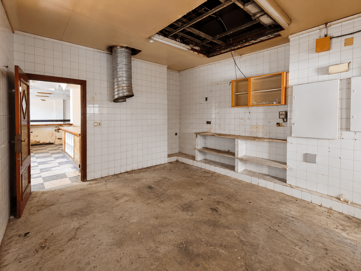 Local en Venta en Carrer Josep Burguera - 10
