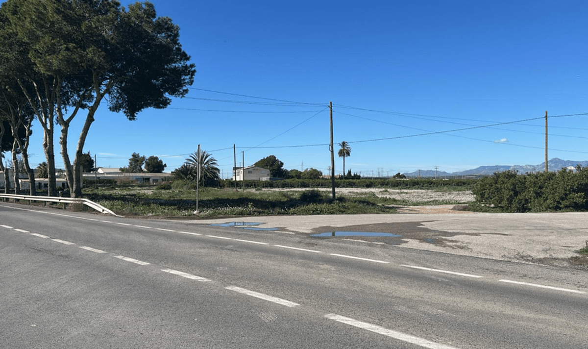 Parcela Comercial en Venta en Cox - 5