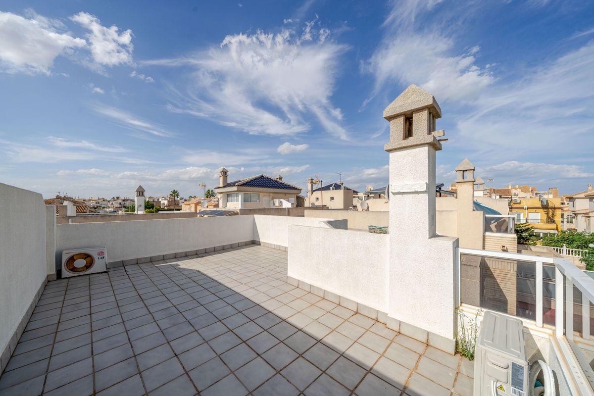 Casa Adosada en Venta en Calle Talía 4 - 20