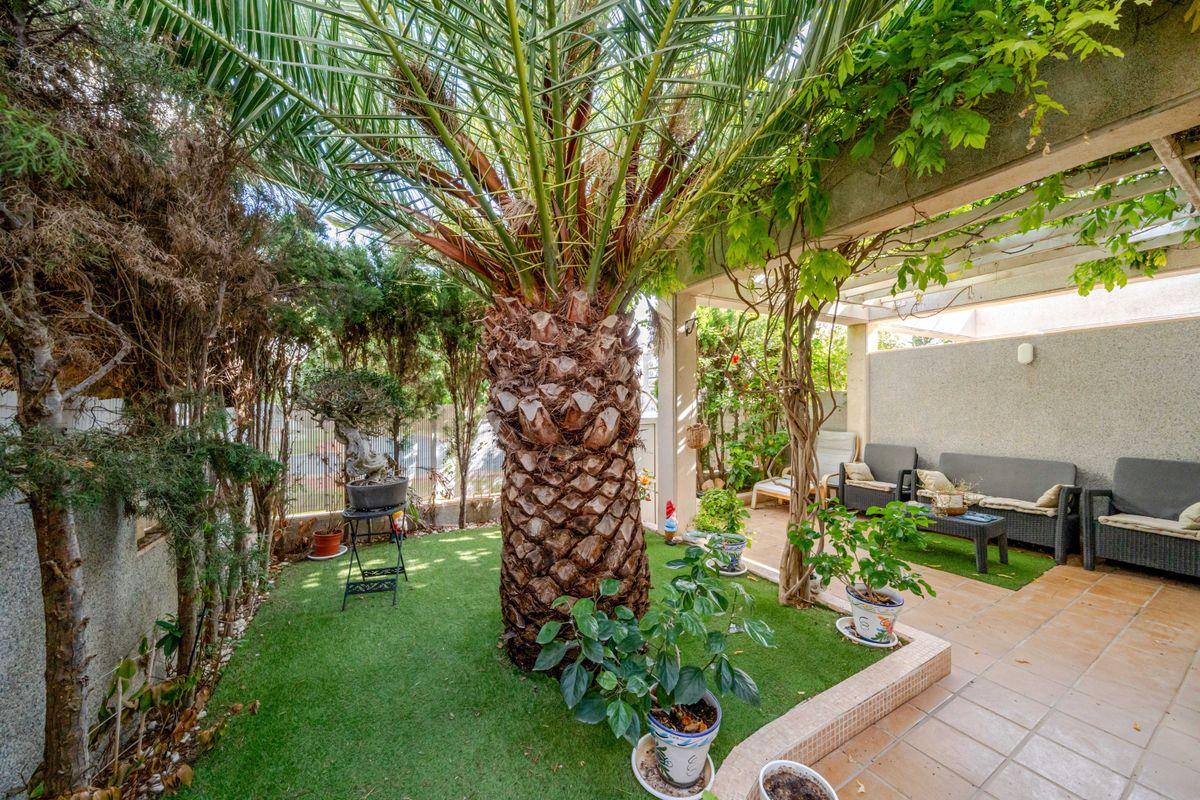 Casa Adosada en Venta en Calle Talía 4 - 24