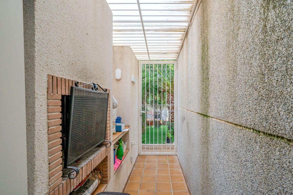 Casa Adosada en Venta en Calle Talía 4 - 25