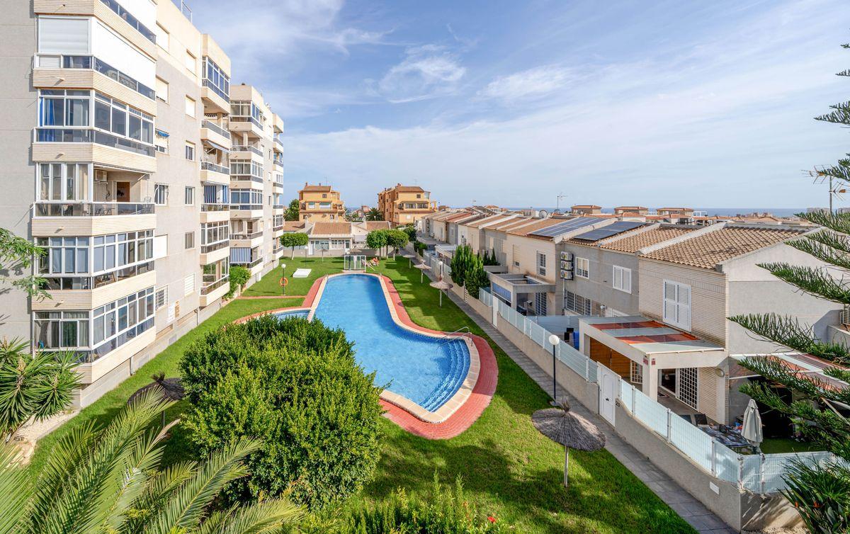 Casa Adosada en Venta en Calle Talía 4 - 21