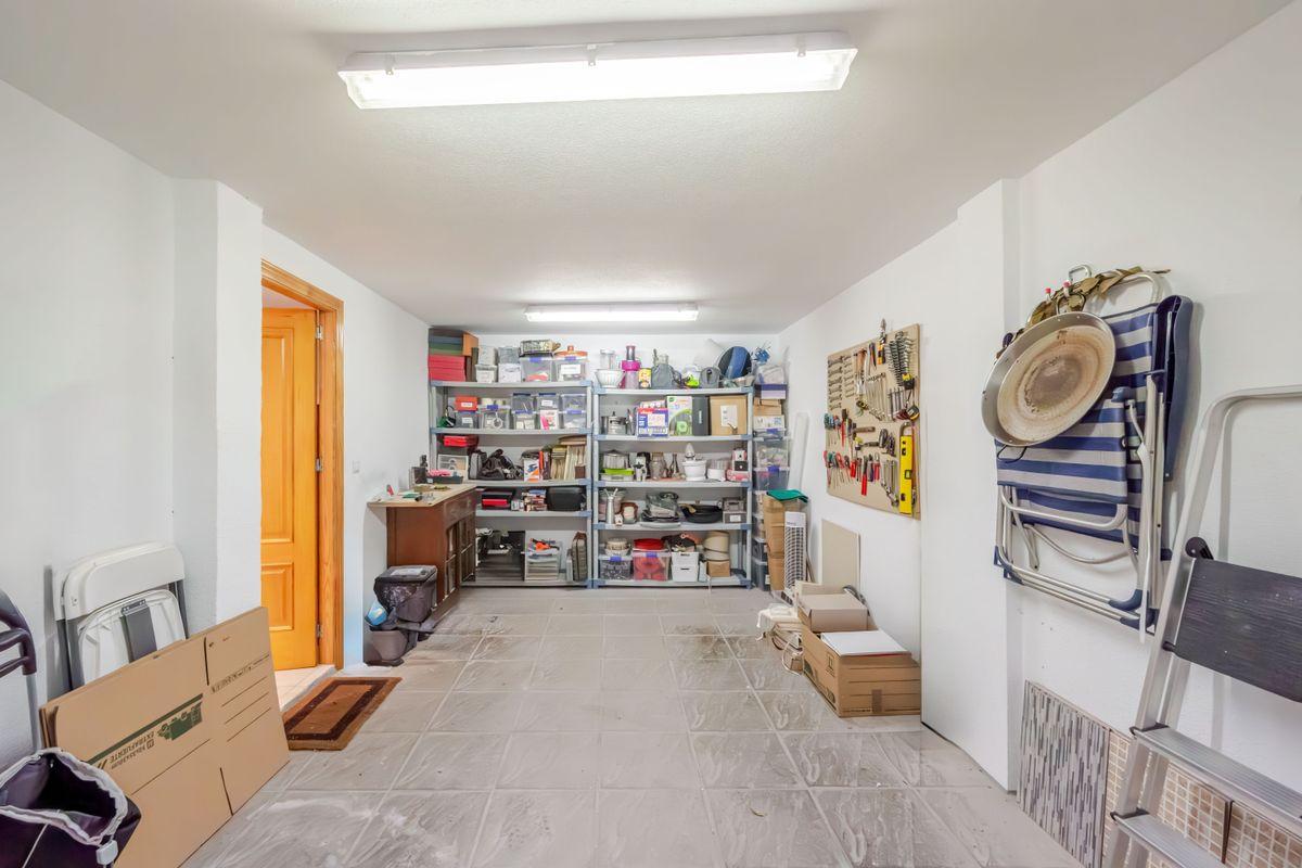 Casa Adosada en Venta en Calle Talía 4 - 26