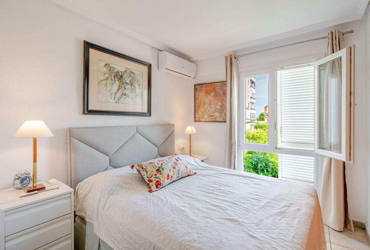 Casa Adosada en Venta en Calle Talía 4 - 12