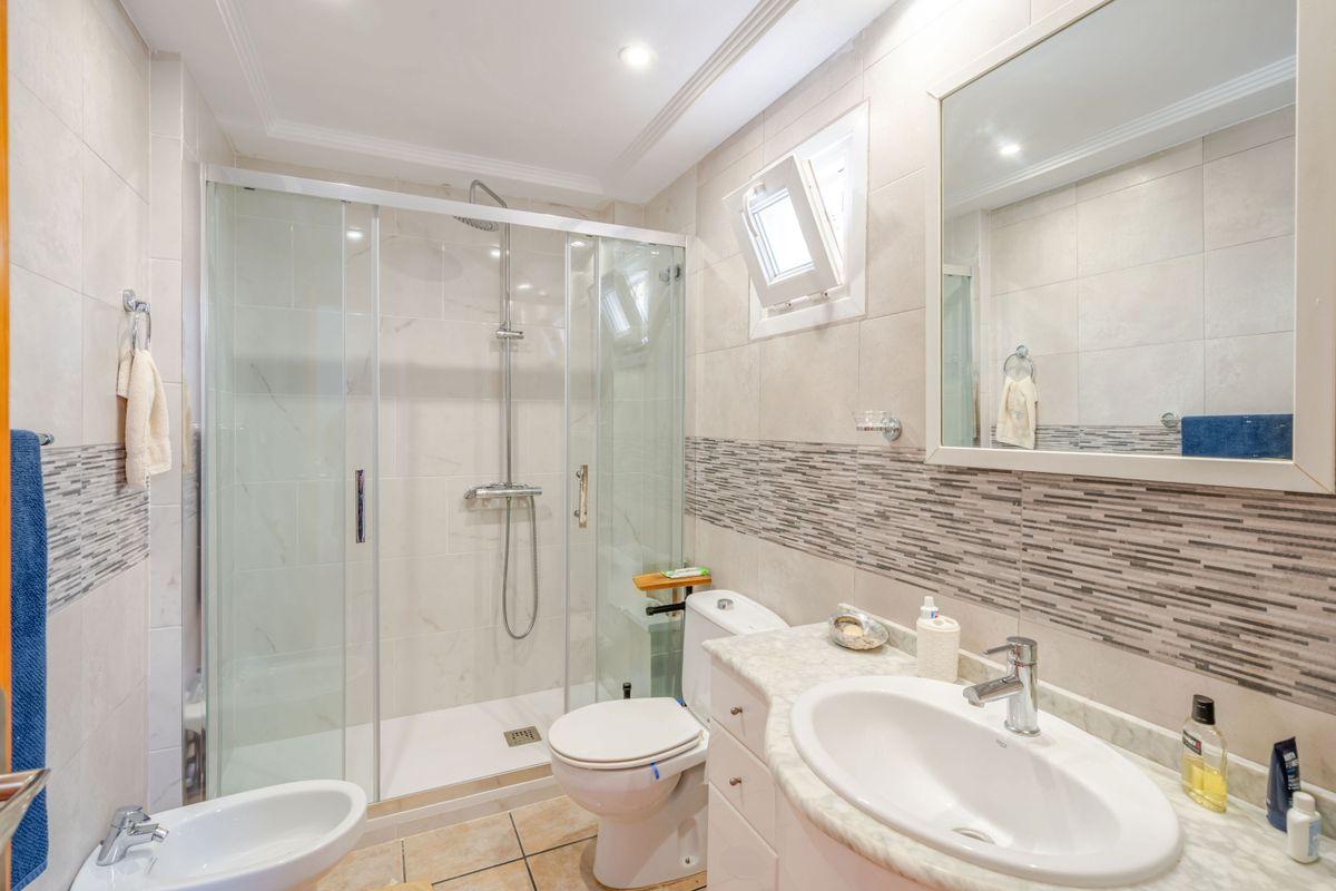 Casa Adosada en Venta en Calle Talía 4 - 14