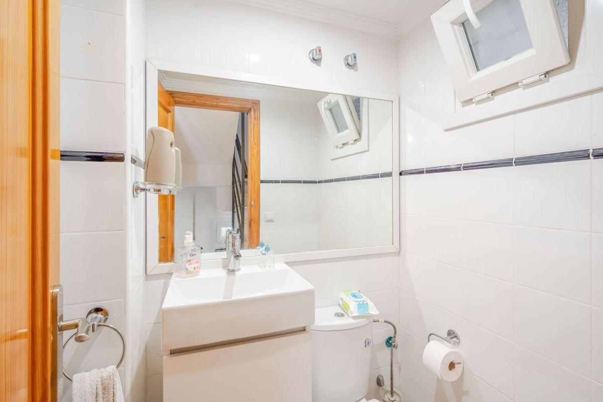 Casa Adosada en Venta en Calle Talía 4 - 11