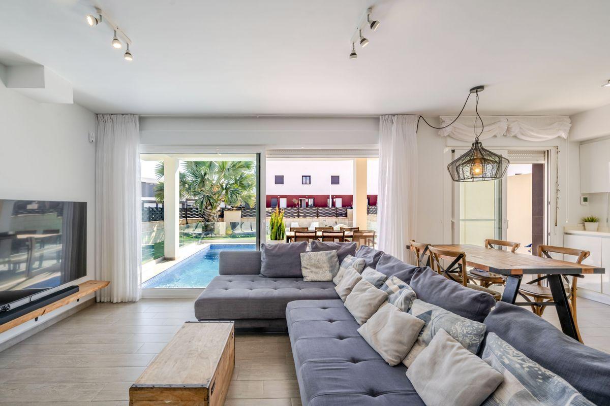 Chalet pareado en venta en Calle Malta - 2