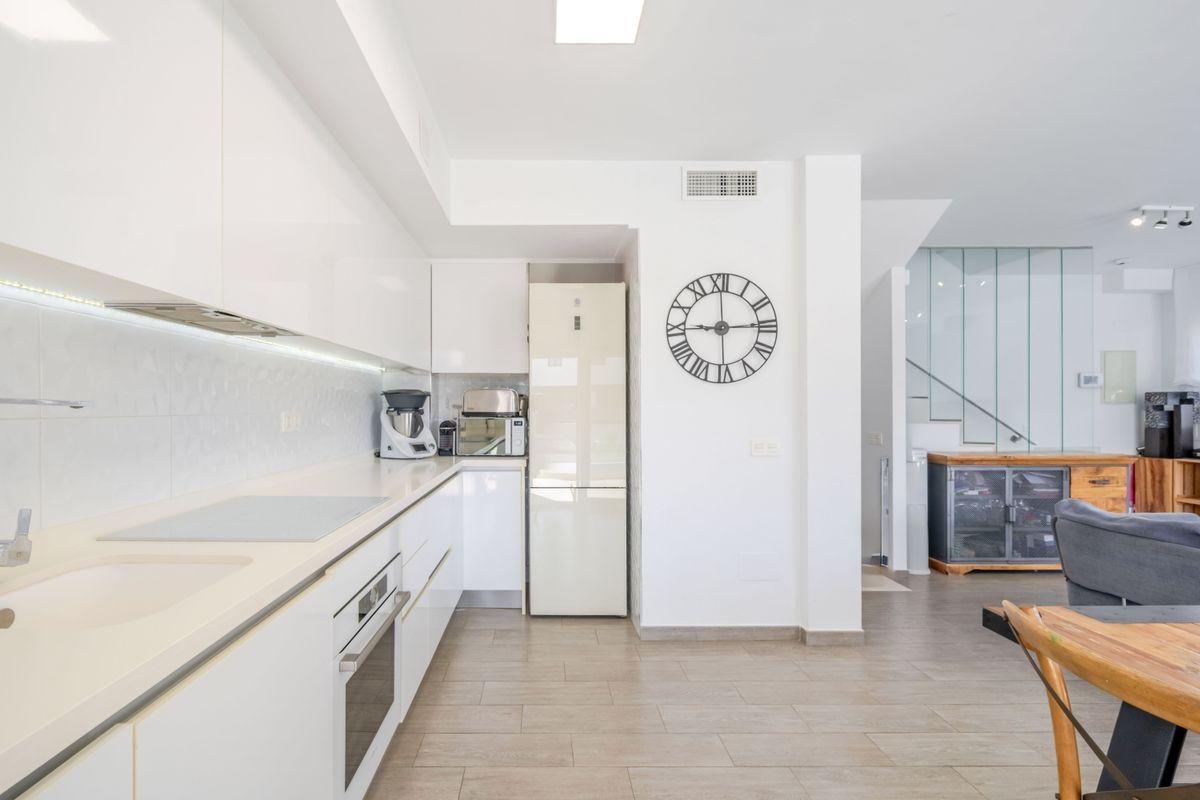 Chalet pareado en venta en Calle Malta - 10