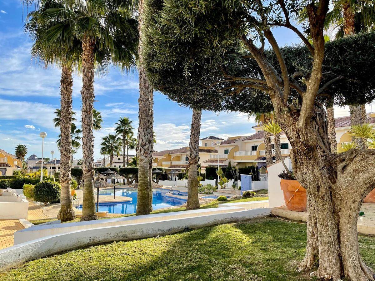 Chalet Pareado en Venta en Calle Pamplona - 10