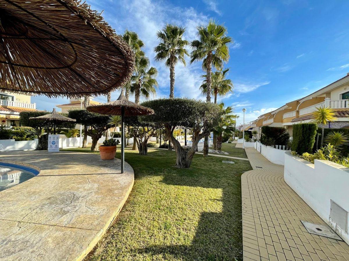 Chalet Pareado en Venta en Calle Pamplona - 8