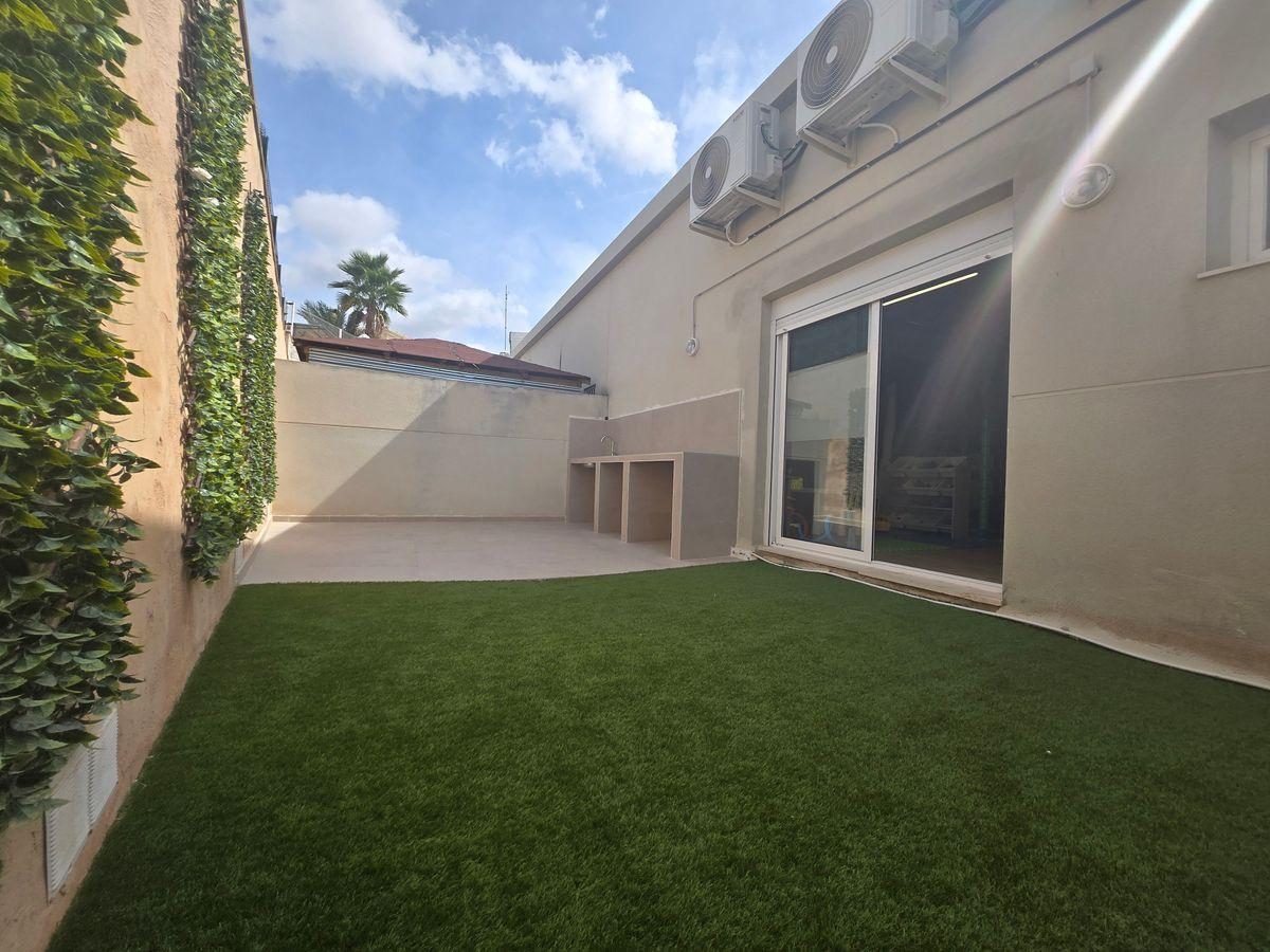 Local en Venta en Calle Santa Elena - 13
