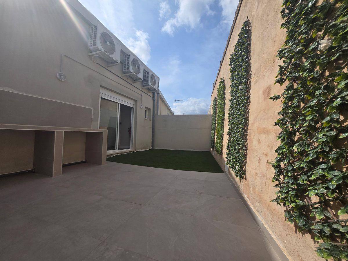 Local en Venta en Calle Santa Elena - 16