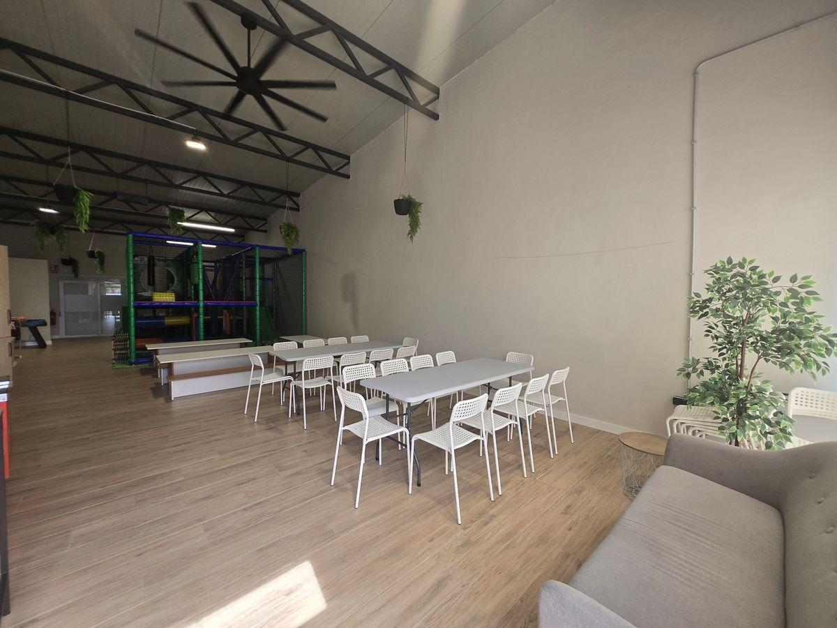 Local en Venta en Calle Santa Elena - 2