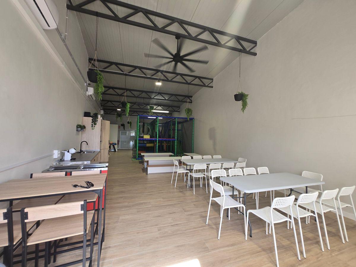 Local en Venta en Calle Santa Elena - 1