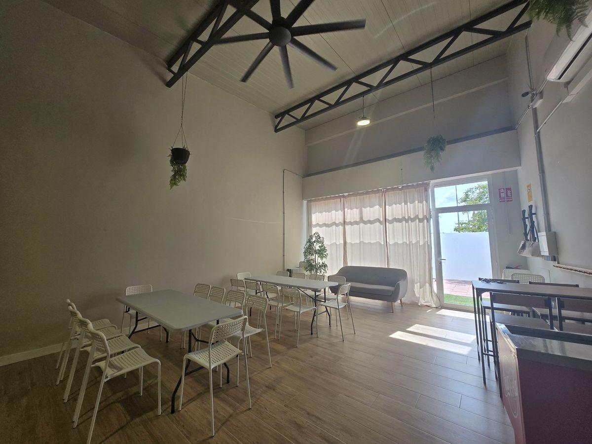 Local en Venta en Calle Santa Elena - 4