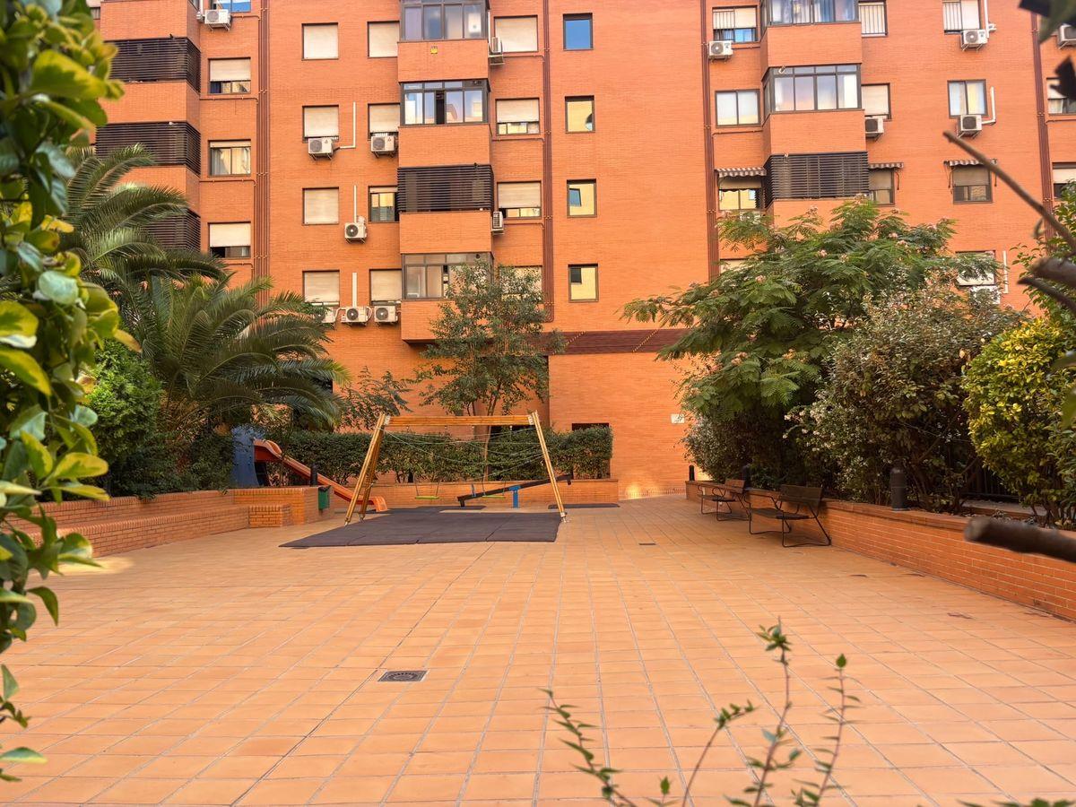 Piso en Venta en Calle Flora Tristán - 12