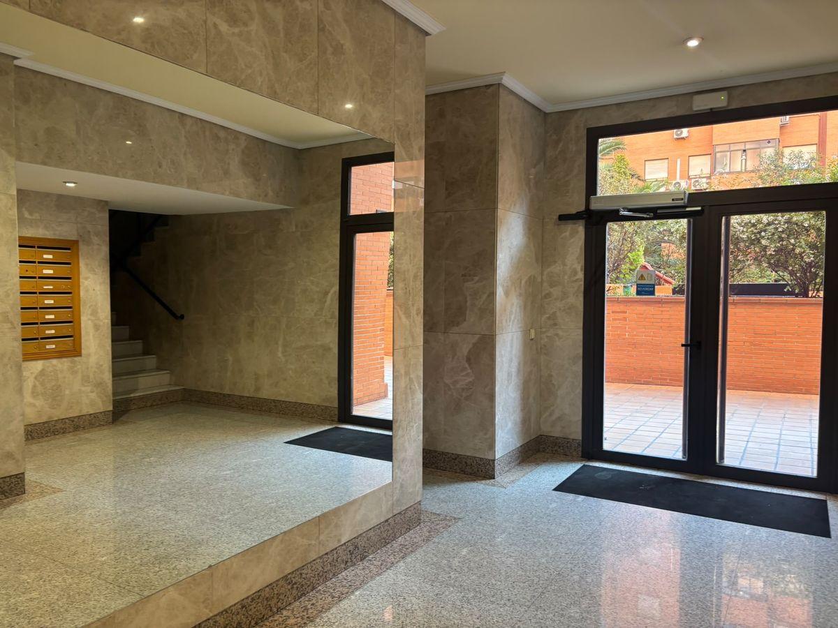 Piso en Venta en Calle Flora Tristán - 11