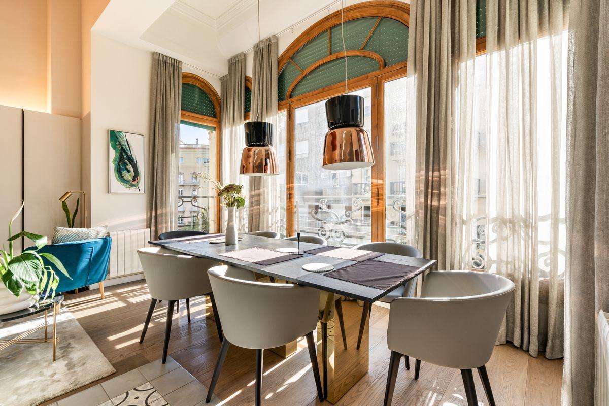 Piso en Venta en Carrer de Casp - 8