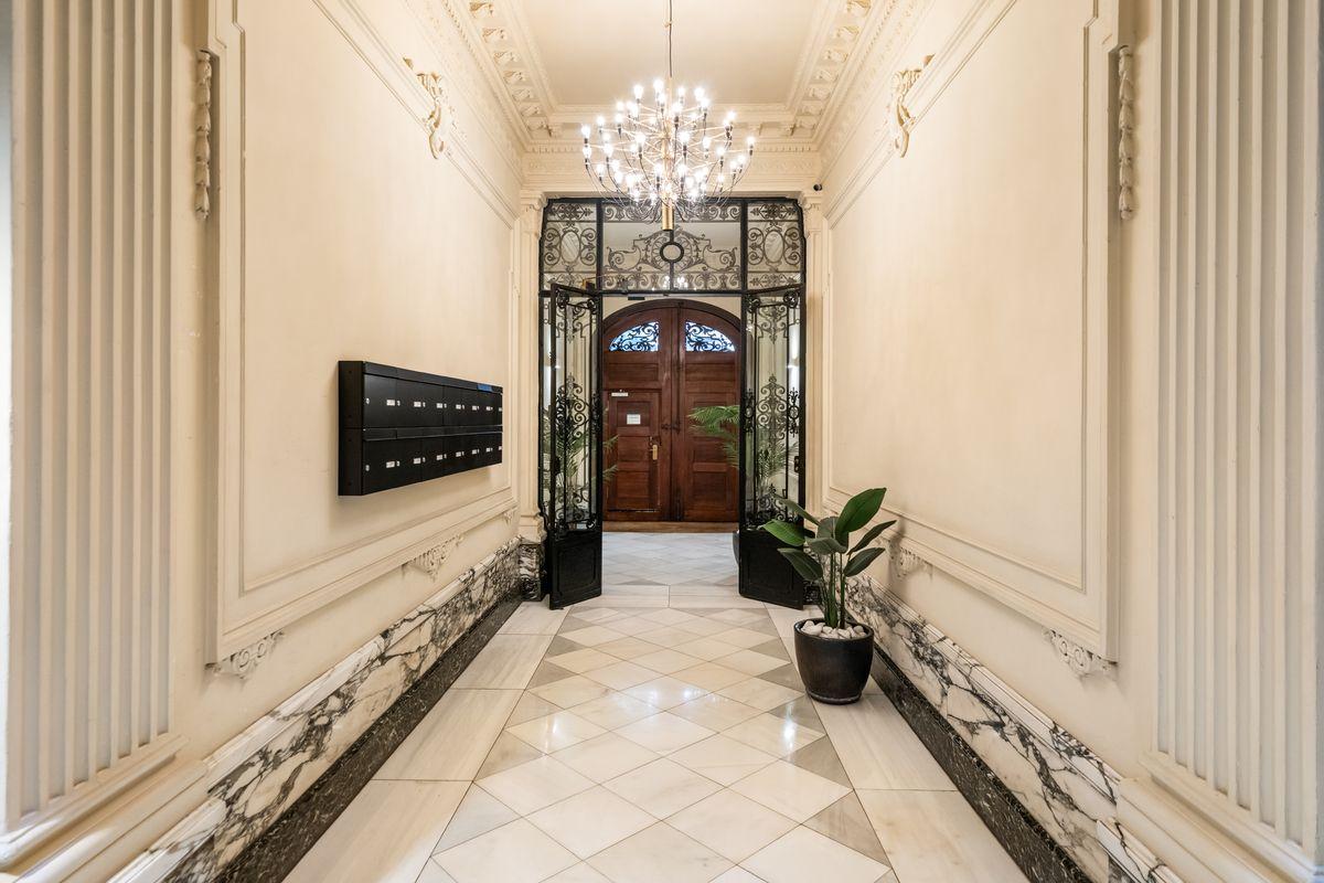 Piso en Venta en Carrer de Casp - 29