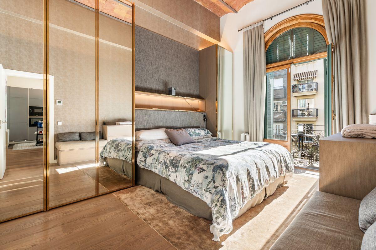 Piso en Venta en Carrer de Casp - 16