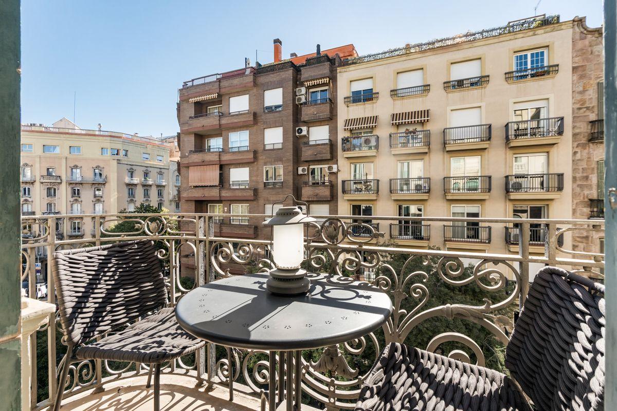 Piso en Venta en Carrer de Casp - 20