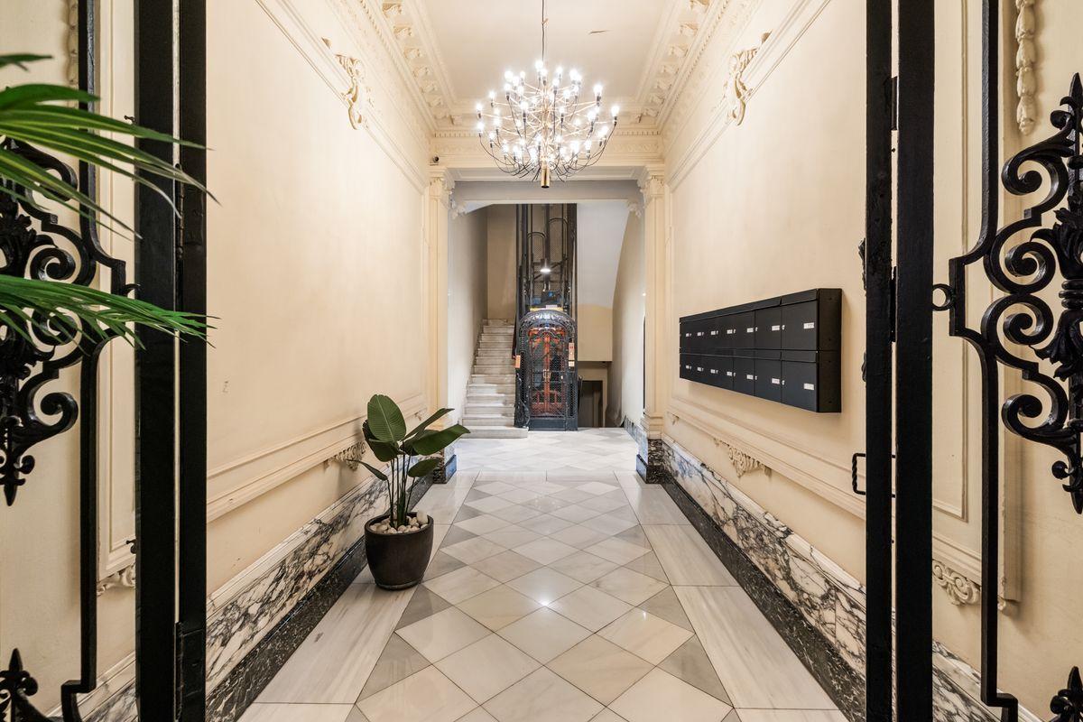 Piso en Venta en Carrer de Casp - 30