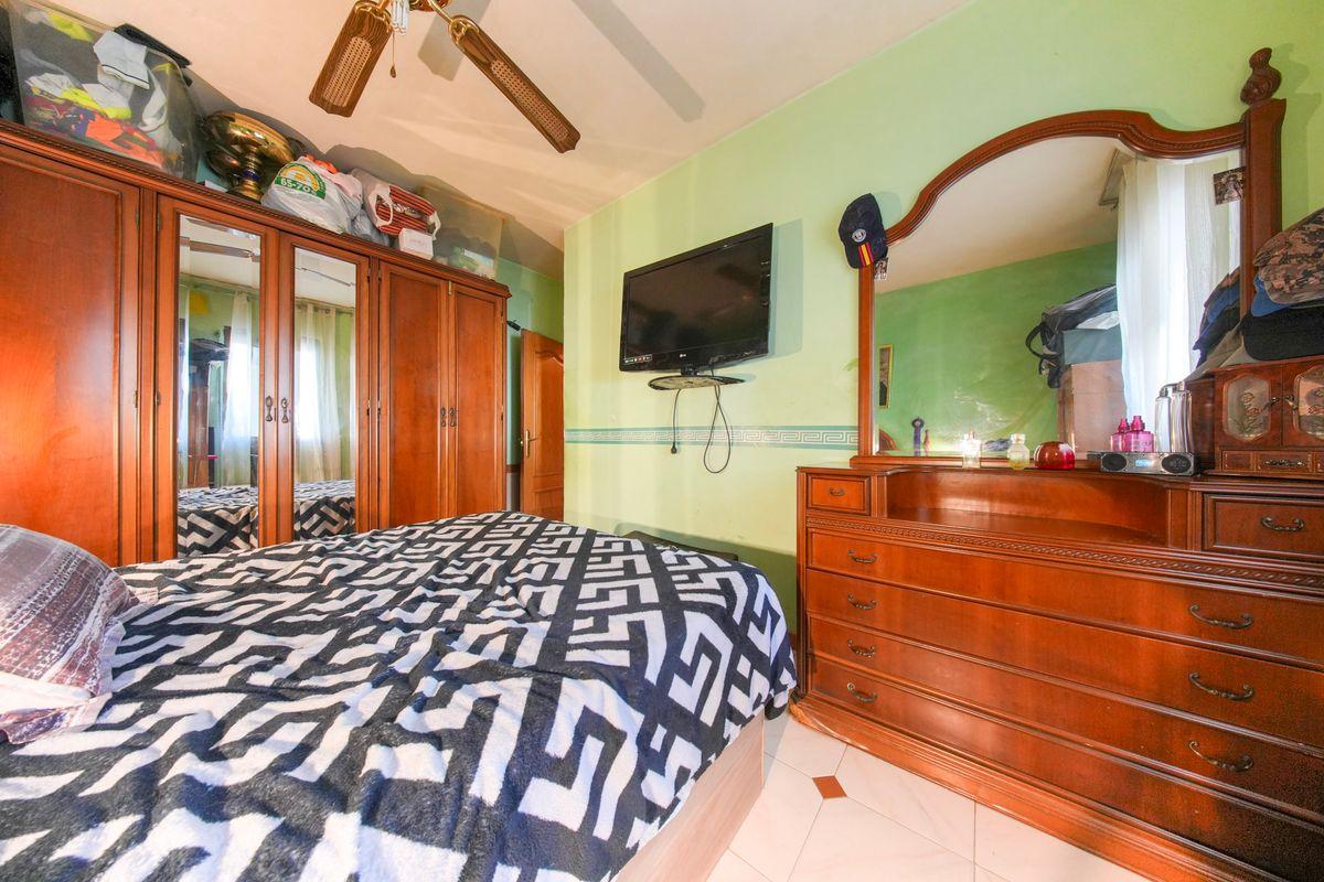 Piso en Venta en Calle Virgen del Rosario - 25