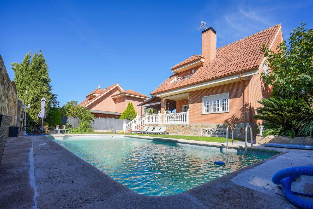 Casa en Venta en Serranillos del Valle - 1