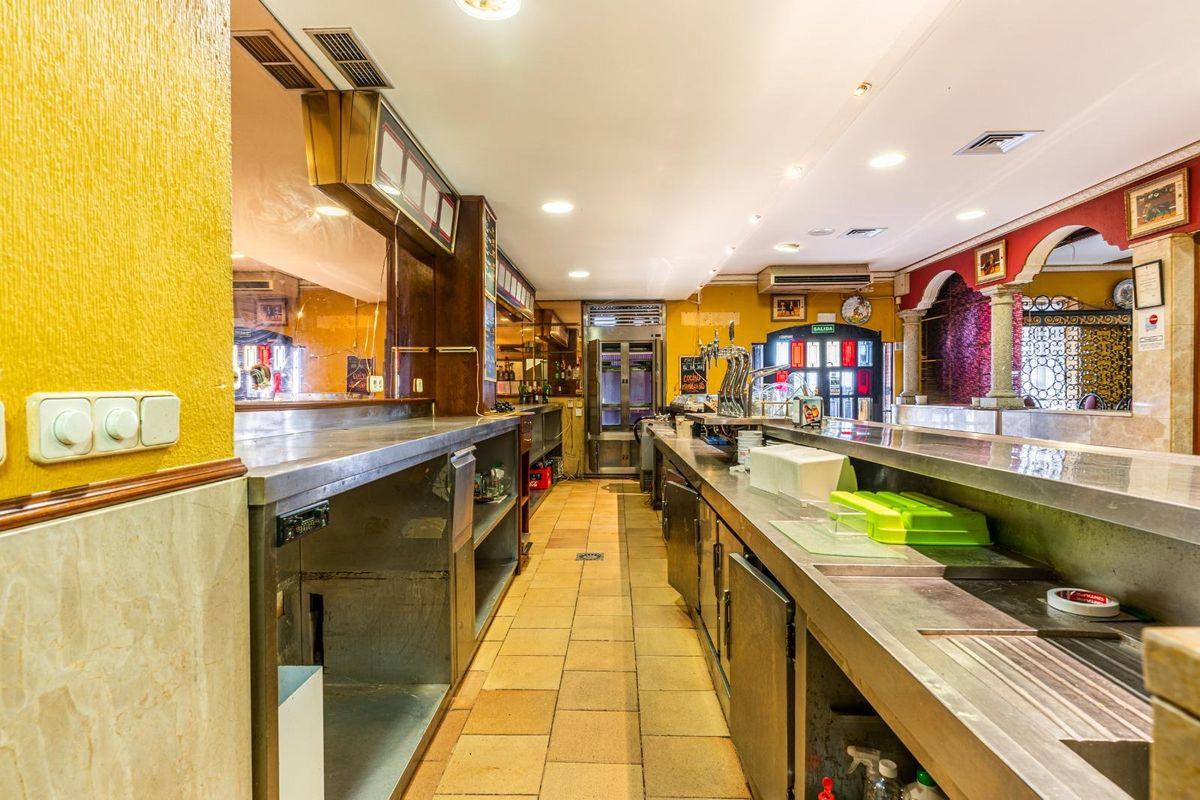 Edificio Comercial en Venta en Calle de la Encomienda - 10