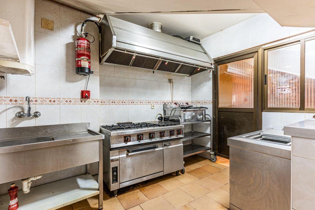 Edificio Comercial en Venta en Calle de la Encomienda - 11