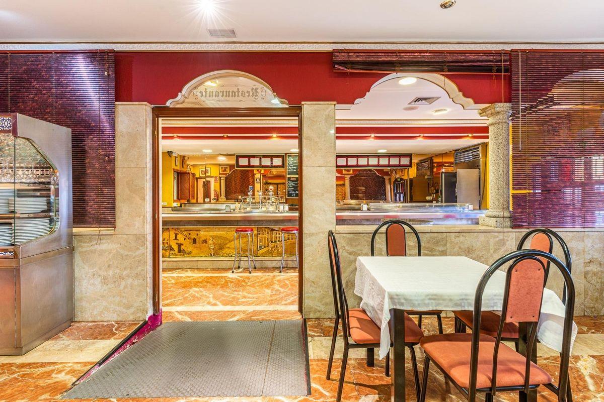 Edificio Comercial en Venta en Calle de la Encomienda - 13