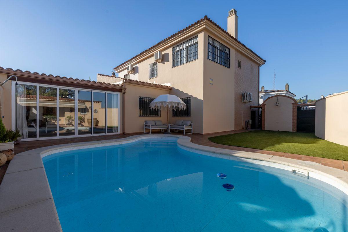 Semi-Detached Townhouse en Venta en Calle Menorca - 1