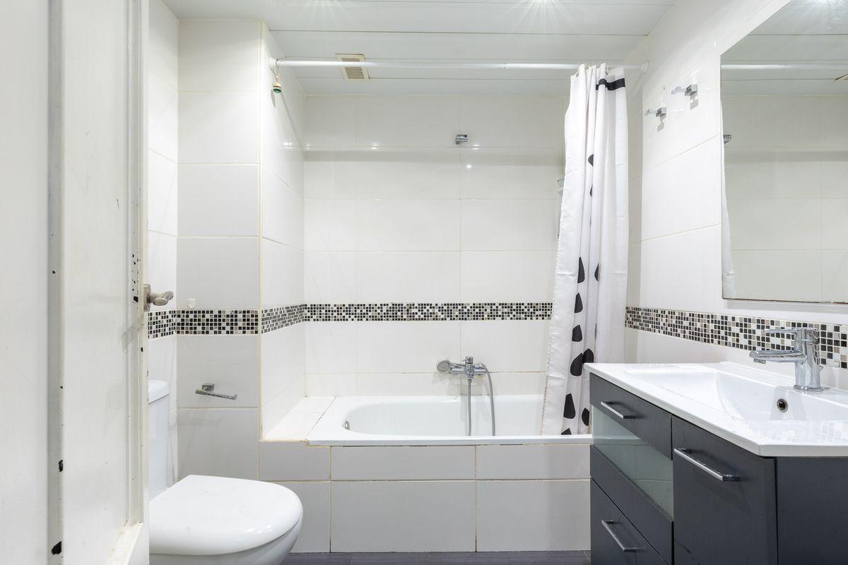 Piso en Venta en Carrer d'Hernán Cortés - 13