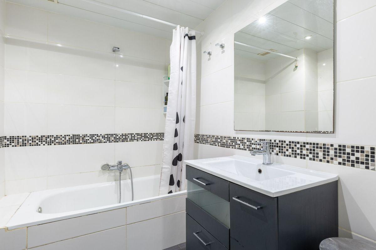 Piso en Venta en Carrer d'Hernán Cortés - 12
