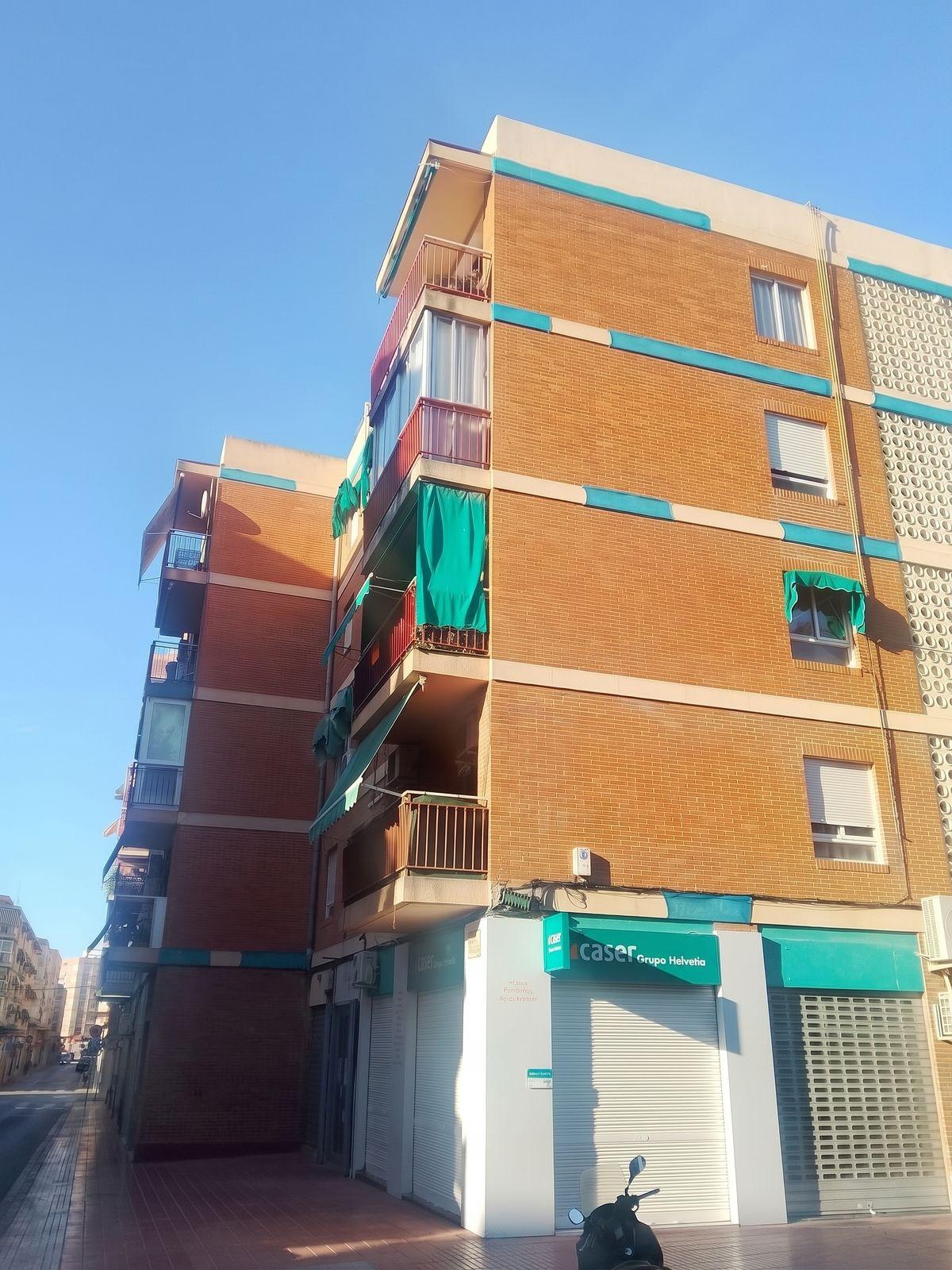 Piso en Venta en Carrer Ramón y Cajal - 13